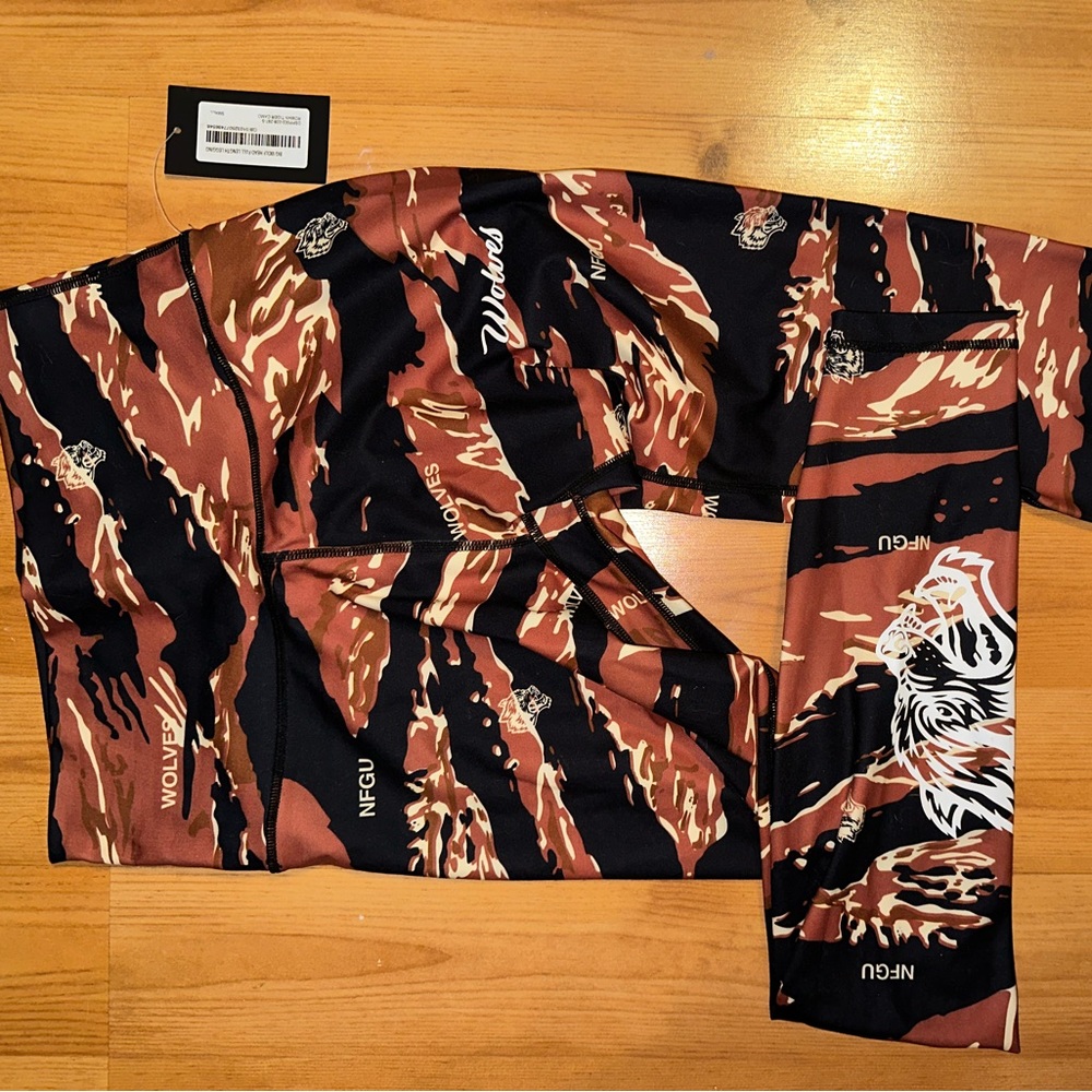 BRAND NEW SMALL DARC SPORTS LEGGINGS!SOLD